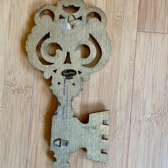 Vintage Syroco Wood Gold Key Wall Hanging Hollywood Regency Fleur de Lys - Picture 5 of 6